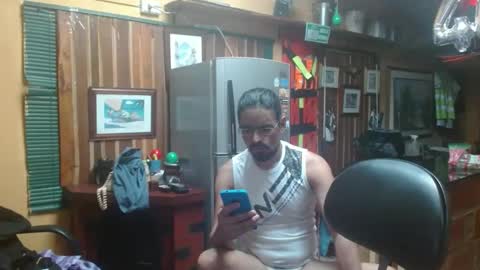 Snapshot of dr_simon84 chatting on 01-18-25, 04:37 Dr Simon online show from 01-18-25, 04:37