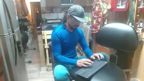 Snapshot of dr_simon84 chatting on 01-21-25, 06:45 Dr Simon online show from 01-21-25, 06:45