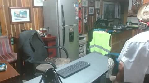 Snapshot of dr_simon84 chatting on 01-29-25, 02:30 Dr Simon online show from 01-29-25, 02:30