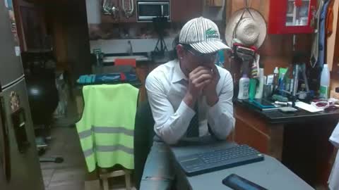 Snapshot of dr_simon84 chatting on 02-02-25, 03:54 Dr Simon online show from 02-02-25, 03:54