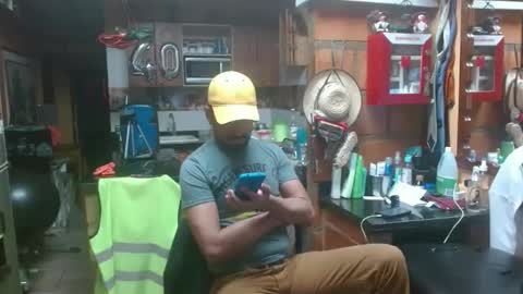 Snapshot of dr_simon84 chatting on 02-04-25, 02:28 Dr Simon online show from 02-04-25, 02:28