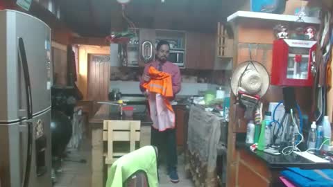 Snapshot of dr_simon84 chatting on 02-17-25, 07:42 Dr Simon online show from 02-17-25, 07:42