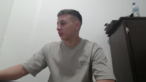 draco_boy2000 online show from 10-04-25, 09:13