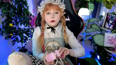 Snapshot of draculaura_ chatting on 05-31-26, 10:44 Draculaura online show from 05-31-26, 10:44