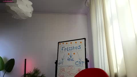 Lisbeth Salander online show from 12-17-25, 06:30