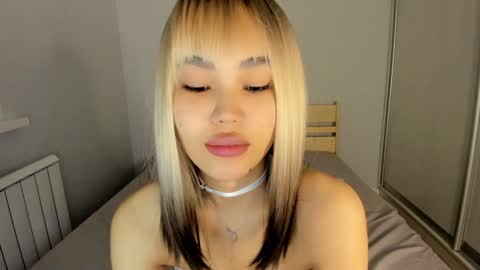 Snapshot of dragon_princesss chatting on 12-28-24, 01:49 Airi online show from 12-28-24, 01:49