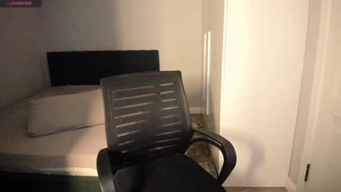 Snapshot of dragon_princesss chatting on 03-10-25, 02:37 Airi online show from 03-10-25, 02:37