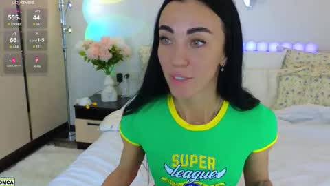 Snapshot of dragoncutey chatting on 09-17-25, 08:27 Katya online show from 09-17-25, 08:27