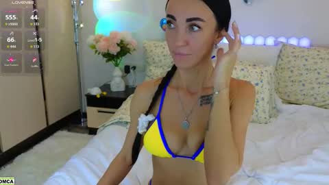 Snapshot of dragoncutey chatting on 09-17-25, 08:32 Katya online show from 09-17-25, 08:32