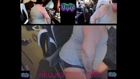 Snapshot of drake_r_darkrose chatting on 03-01-25, 04:47 Drake D Vamp aka Drake DarkRose online show from 03-01-25, 04:47