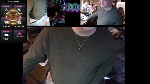 Snapshot of drake_r_darkrose chatting on 03-04-25, 08:13 Drake D Vamp aka Drake DarkRose online show from 03-04-25, 08:13