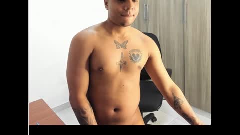 Snapshot of drake_the_kingmaster chatting on 10-18-25, 04:37 ig kingmaster777 online show from 10-18-25, 04:37