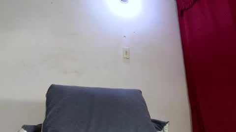 Snapshot of drakesonxx chatting on 02-15-25, 07:39 Andrs  Independent Model online show from 02-15-25, 07:39