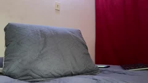 Snapshot of drakesonxx chatting on 03-12-25, 04:35 Andrs  Independent Model online show from 03-12-25, 04:35