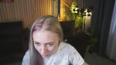 Lina online show from 04-14-26, 06:19