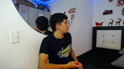 -- nicolle and jhon -- online show from 12-17-25, 03:34