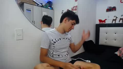 -- nicolle and jhon -- online show from 12-18-25, 10:10