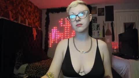 Your Majesty online show from 12-04-24, 05:05