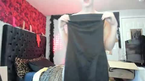 Your Majesty online show from 01-28-25, 06:07