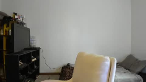 Your Majesty online show from 09-12-25, 03:23