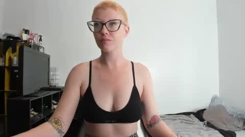 Your Majesty online show from 10-02-25, 03:41