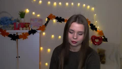 Mari online show from 10-23-25, 05:51