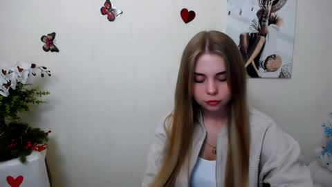 Mari online show from 06-18-26, 06:13