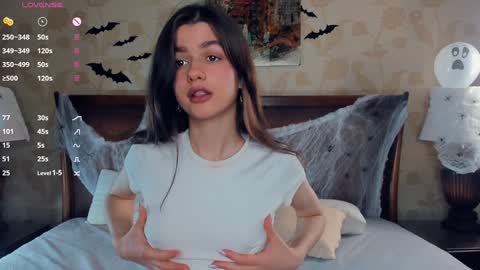 Hi Im Monika Welcome to my room online show from 11-01-25, 07:43