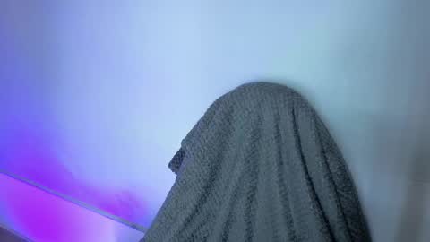 Snapshot of dreambooo_ chatting on 05-02-26, 11:48 C A M I L A online show from 05-02-26, 11:48