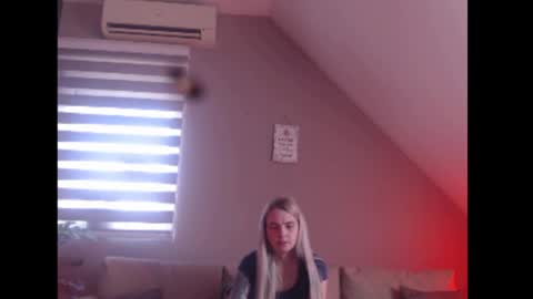 Snapshot of dreamcatcherfantasy chatting on 03-18-26, 08:28 A girl online show from 03-18-26, 08:28