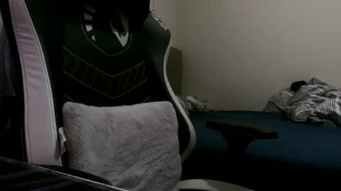 Dreaming on going live with a woman p online show from 04-13-26, 10:15