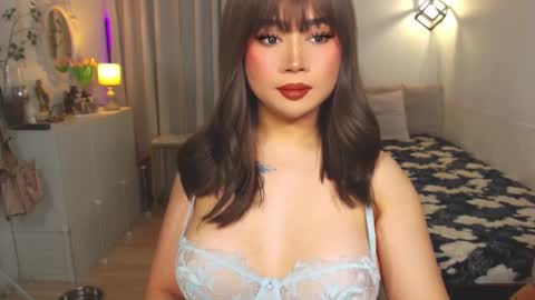 Snapshot of dreamgirlheaven chatting on 02-13-25, 06:41 Heaven online show from 02-13-25, 06:41