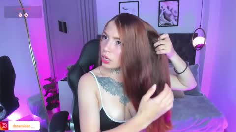 dreamleah_ online show from 11-06-25, 05:08