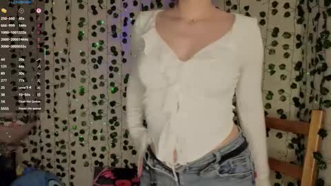 Snapshot of dreammeasty chatting on 10-16-25, 03:35 dreammeasty online show from 10-16-25, 03:35