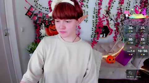 Snapshot of dreammyluna chatting on 10-26-25, 08:26 Luna online show from 10-26-25, 08:26