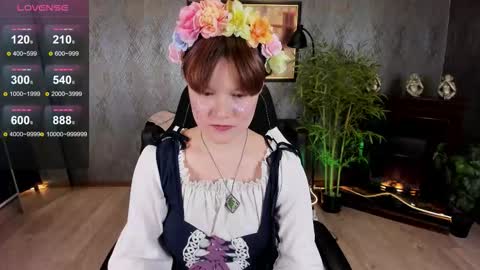 Snapshot of dreammyluna chatting on 11-28-25, 10:01 Luna online show from 11-28-25, 10:01