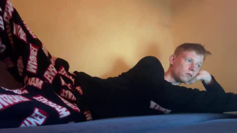 dreamy_devi1 online show from 04-12-26, 06:02