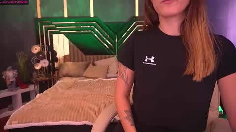 Snapshot of dreamylinaaa chatting on 12-19-24, 10:56 Lina online show from 12-19-24, 10:56