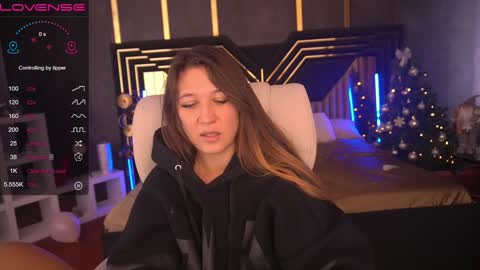 Snapshot of dreamylinaaa chatting on 12-30-24, 10:32 Lina online show from 12-30-24, 10:32