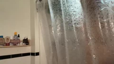 RIRI OR DREAMY online show from 03-22-26, 06:33