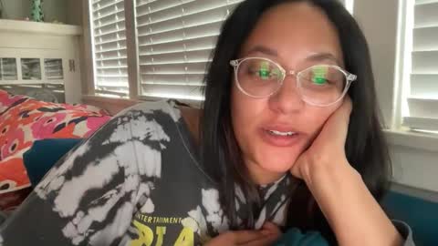 Snapshot of dreamyriri chatting on 05-25-26, 01:44 RIRI OR DREAMY online show from 05-25-26, 01:44