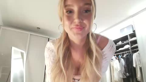 Lilah  online show from 04-28-26, 01:48