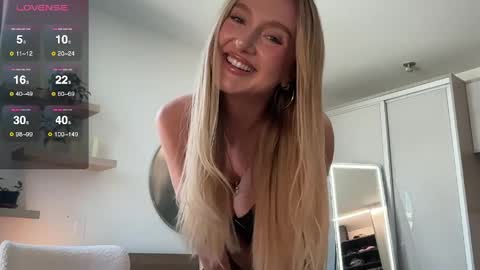 Snapshot of dreamyylilah chatting on 05-21-26, 11:12 Lilah online show from 05-21-26, 11:12