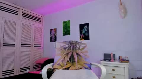 drippyorlove online show from 12-17-25, 01:39