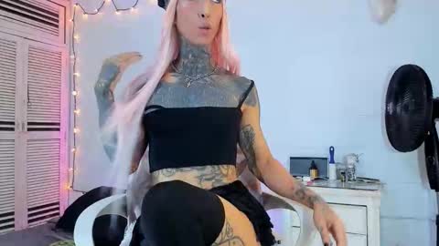 drippyorlove online show from 05-10-26, 07:19