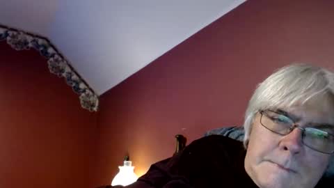 Snapshot of dug38 chatting on 02-16-25, 09:38 Doug online show from 02-16-25, 09:38