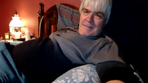 Snapshot of dug38 chatting on 03-05-25, 02:57 Doug online show from 03-05-25, 02:57