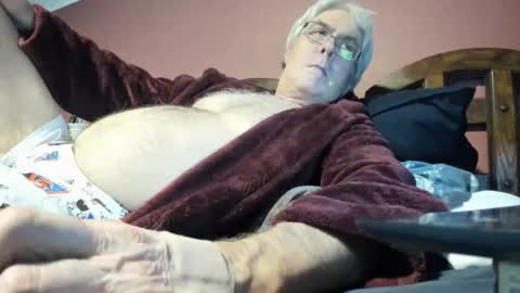 Snapshot of dug38 chatting on 10-02-25, 01:45 Doug online show from 10-02-25, 01:45
