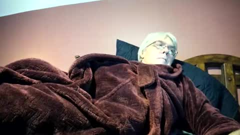 Snapshot of dug38 chatting on 10-03-25, 02:08 Doug online show from 10-03-25, 02:08
