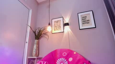 dulce__fiore07 online show from 09-13-25, 12:38